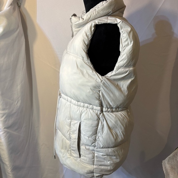 MARK EDWARDS STUDIO Women’s Puffer Vest Size L - Picture 6 of 12